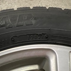 バリ山■24年製 GOOD YEAR ICENAVI 7 195/65R15 15インチ 6J +43 カローラフィールダー等に アイスナビ７ グッドイヤー スタッドレスタイヤ ヴィッツ アクア ヤリス フィット パッソ マーチ デミオ　等にの画像