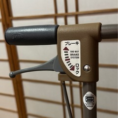 【美品/ほぼ未使用】歩行器 (軽量・折りたたみ可能)の画像