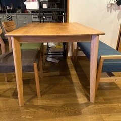 ナチュラルダイニングセット（テーブル＋ベンチ＋チェア2脚）の画像