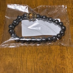 【新品未使用未開封】ヘマタイト鉱石ビーズブレスレットの画像