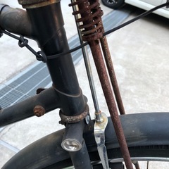 シンプルでクラシックな昭和初期の運搬車の画像