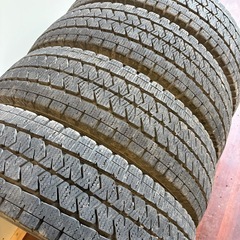 195/80/15LT冬ブリジストンの画像