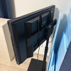 テレビ台付き32インチテレビの画像