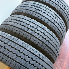 195/80/15LT冬ダンロップの画像