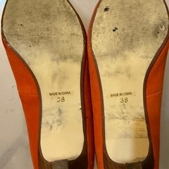 👠✨【ROSE BUD】スタッズ付き スエード調 オレンジ パンプス (サイズ38)の画像