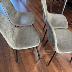 ダイニングチェア4脚の画像