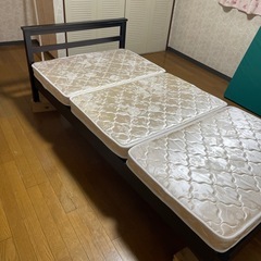 シングルベッドの画像