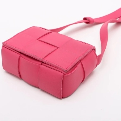 ボッテガヴェネタ レザー ショルダーバッグ ピンク A-8464 ボッテガヴェネタ レザー ショルダーバッグ ピンク A-8464 ピンク系