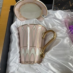 カップ、ソーサーとソープフラワーのセット 新品未使用品の画像