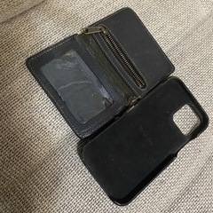 i phone 12 バックカバー　とSuicaケースの画像