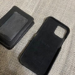 i phone 12 バックカバー　とSuicaケースの画像