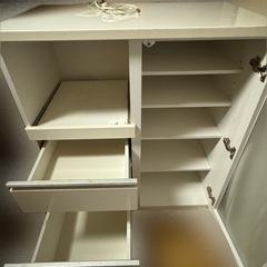 食器棚 キッチンボードの画像