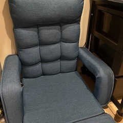 折りたたみ式 1人掛けチェア（肘掛け付き）の画像