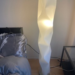 フロアライト インテリア 間接照明の画像