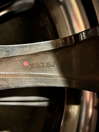 ロクサーニイーエックスバイロンスティンガー　19インチ　7.5J