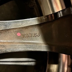 ロクサーニイーエックスバイロンスティンガー　19インチ　7.5Jの画像