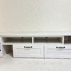 伸縮可能テレビ台の画像