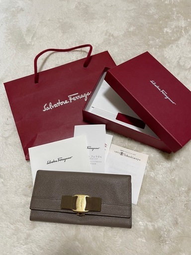 フェラガモ　財布