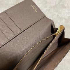 フェラガモ　財布の画像
