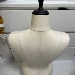 トルソー マネキン レディース 女性 半身 上半身の画像