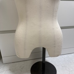 トルソー マネキン レディース 女性 半身 上半身の画像