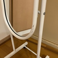 白色スタンドミラー
の画像