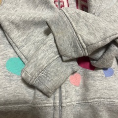 baby Gap✨レアデザイン✨ハート柄✨フリースパーカー✨フード付き✨の画像