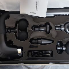 筋膜リリースガン ハンディガン【革新の進化・背中まで届く】 筋膜ガン 3種類モード＆12段階振動 10mm深層振幅 延長設計 静音 大容量 5種類のヘッド Type-C充電式 家庭用 誕生日 お祝い プレゼント ギフト最適 日本語取扱説明書付き ブラックの画像