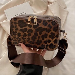 【新品】ヒョウ柄ショルダーバッグの画像