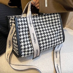 【新品】千鳥柄2wayハンドバッグ/ショルダーバッグの画像
