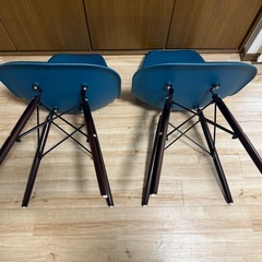 【取引先決定】イス2脚（青）の画像