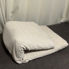 座椅子　アイボリー　ベージュの画像