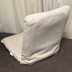 座椅子　アイボリー　ベージュの画像