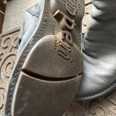 👢人気のトリッペン　レザーショートブーツ  グレー の画像