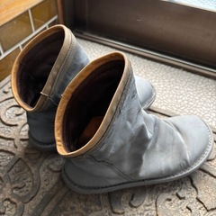 👢人気のトリッペン　レザーショートブーツ  グレー の画像