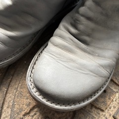 👢人気のトリッペン　レザーショートブーツ  グレー の画像