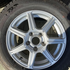 ★15インチ★195/65r15 国産スタッドレス　2022年製　114.3 5h 15インチの画像