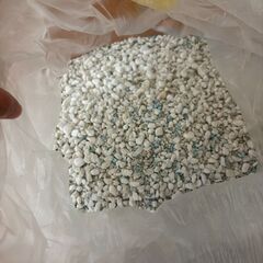 観葉植物用・カラー石・おしゃれ石・白玉砂利・バケツ一杯分くらい♪の画像