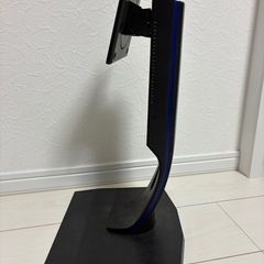 GigaCrystal製ゲーミングモニター台の画像