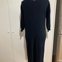 ユニクロ　ニットワンピース　ネイビーの画像