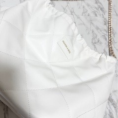 🤍可愛いホワイト大きめバッグの画像