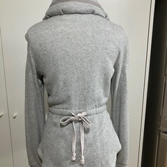 カーディガン　グレーの画像