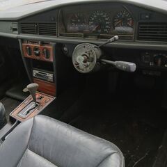 Mベンツ190E-2.6レストアー途中車販売の画像