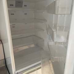 冷蔵庫(354L、2005年製、SANYO)の画像