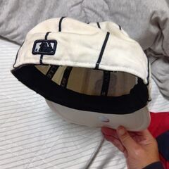 MLB  パドレス 希少なキャップの画像