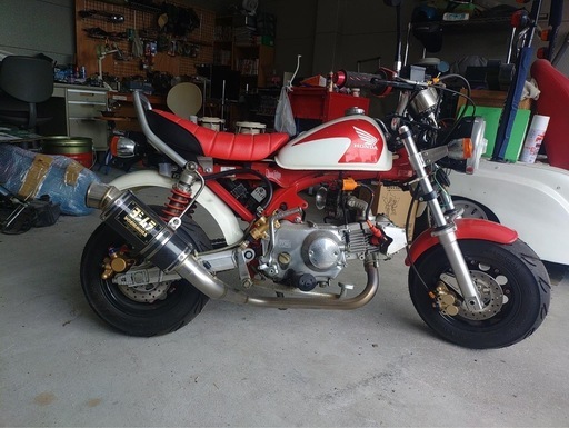 ホンダモンキーCB1100R限定カラーモデル。