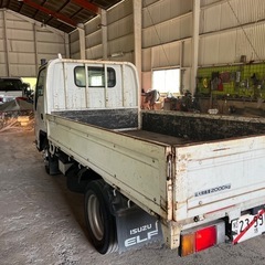 いすゞ2トントラック平成25年式ディーゼルの画像