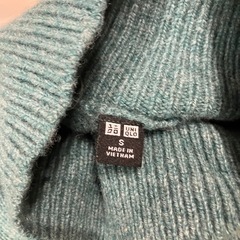 ユニクロ　ウール100%　ハイネック　ニットの画像