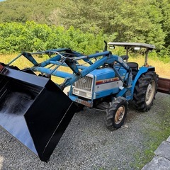 　4WD　フロントローダー　トラクター　　の画像