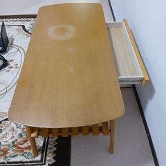 テーブル、木製の画像